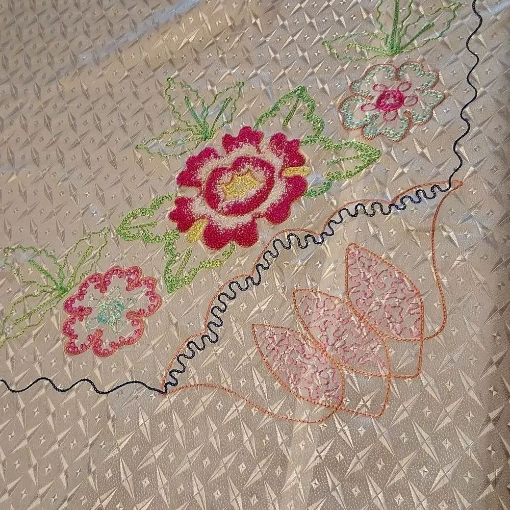 White silk patterened 68
